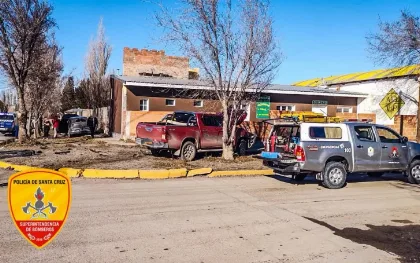 Accidente entre auto y camioneta en Perito Moreno