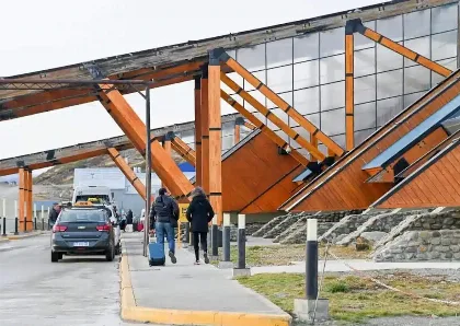 Aumentan los pasajes aéreos desde Ushuaia a Buenos Aires