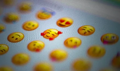 Google mejora el teclado para ampliar emojis y facilitar su uso a personas con baja visión