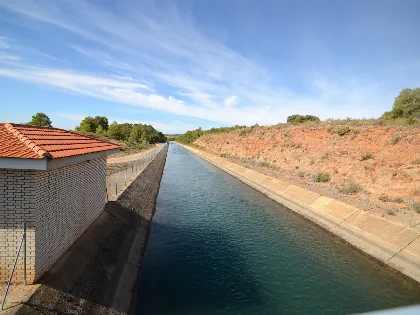 Guardia Civil multará a ciclistas en la vía paralela al canal Tajo-Segura en La Roda