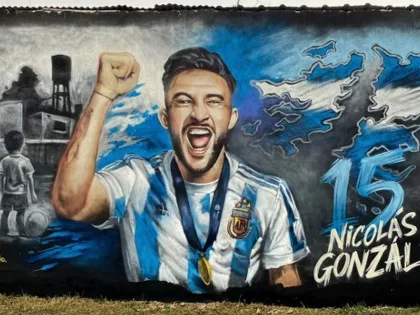 Homenaje a Nico González con un mural en la cancha de su barrio en Escobar