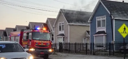 Incendio afecta vivienda en Enrique Abello, sector norte de Punta Arenas