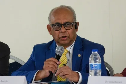 La OEA urge a Haití a acelerar elecciones en medio de crisis de violencia y desplazamientos