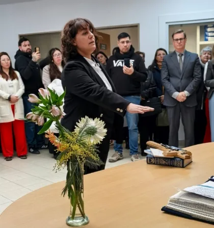 Mónica Navarrete asume como jueza en Caleta Olivia