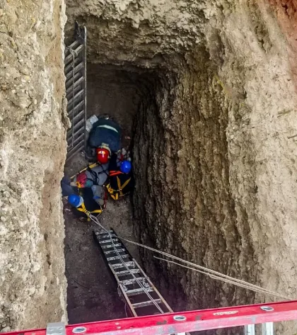 Rescatan a hombre tras caer en fosa de seis metros en Pico Truncado
