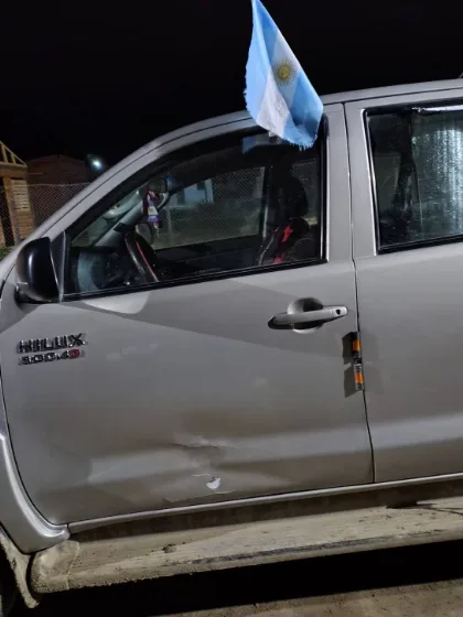 Vecina de Puerto San Julián busca al conductor que chocó su camioneta en el Día del Niño