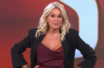 Yanina Latorre sufrió un blooper en vivo por un look que mostró de más