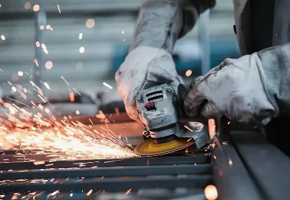 Caída de la actividad industrial en agosto