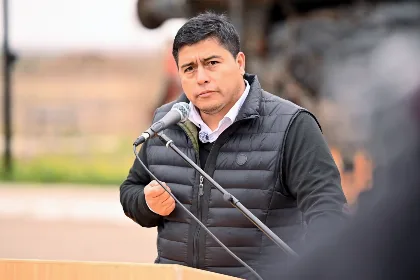 Claudio Vidal confirma partidas para represas en Santa Cruz