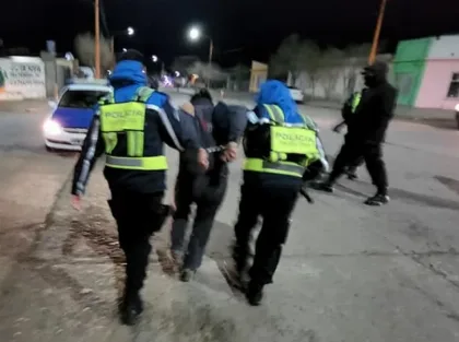 Detienen a un hombre tras agredir a la Policía en Pico Truncado