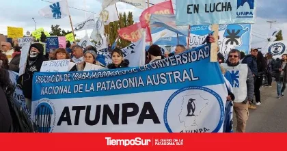 Docentes universitarios realizan paro en todo el país
