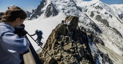 El calor extremo provoca 450 desprendimientos en los Alpes franceses y deja 3 muertos
