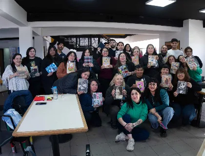 Finalizó el taller de encuadernación en la Feria del Libro de Santa Cruz