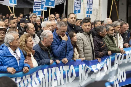 Gremios exigen al Gobierno reabrir la discusión salarial