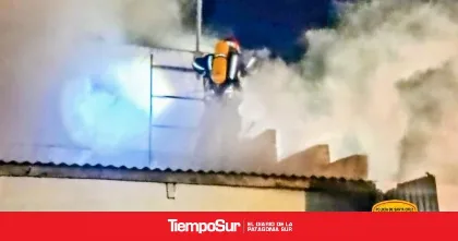 Incendio en comercio y vivienda en Puerto Santa Cruz