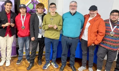 Joven ajedrecista de 17 años se consagra campeón regional en Magallanes