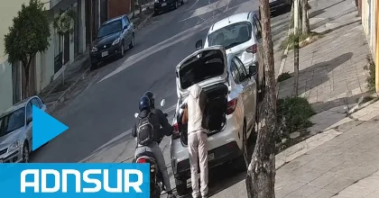Motochorros roban a una vecina en Trelew a plena luz del día