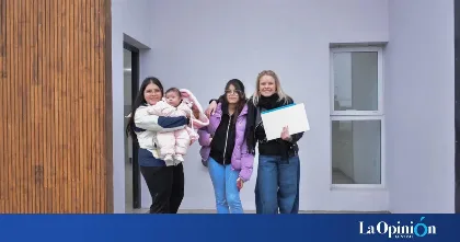Paula Durbas recibió las llaves de su casa tras 20 años de espera