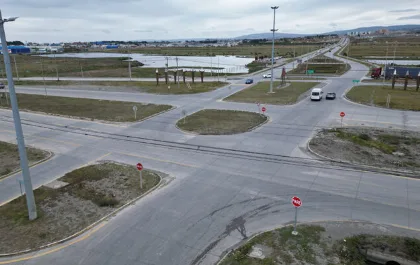 Piden semáforo en cruce de Punta Arenas ante demora en rotonda