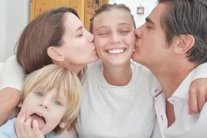 Sofía Andino, hija de Guillermo Andino y Carolina Prat, se destaca en fotografía y literatura