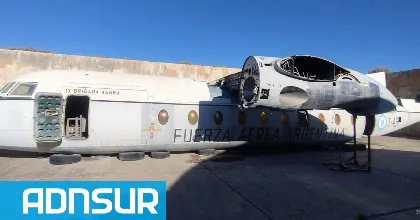Subastan un avión histórico de la Fuerza Aérea en Comodoro Rivadavia