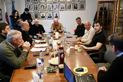 Torres se reunió con productores para abordar financiamiento