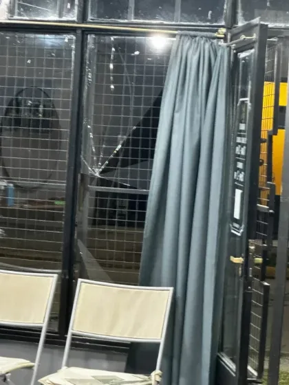 Vandalismo en barbería de Río Gallegos genera indignación vecinal