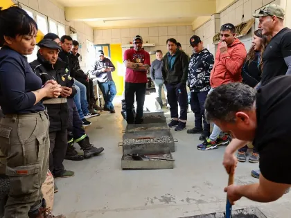 Desarrollan mezclas asfálticas en frío para rutas en Santa Cruz