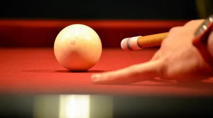 Estrategias de golpes combinados en pool