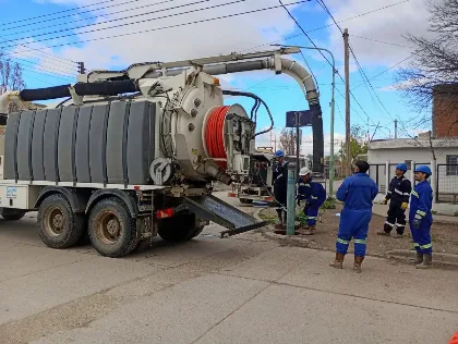 Intensifican mantenimiento de redes cloacales en Pico Truncado