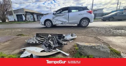 Mujer hospitalizada tras colisión en Río Gallegos