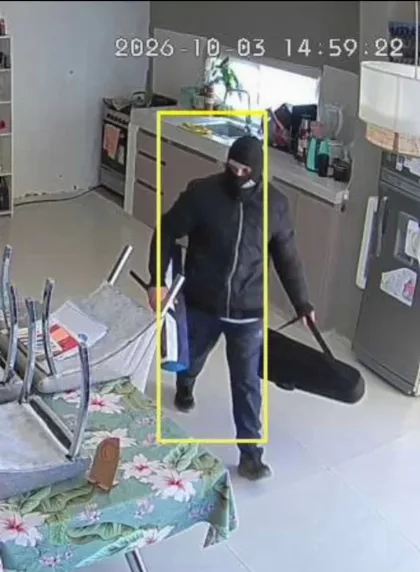 Robo en vivienda de Caleta Olivia quedó registrado en cámara de seguridad